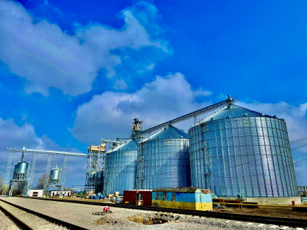 Elevator 100 thousand tons